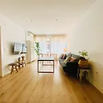 Apto De Diseno Centro Parking Calefaccion Aire Wifi Apartment *